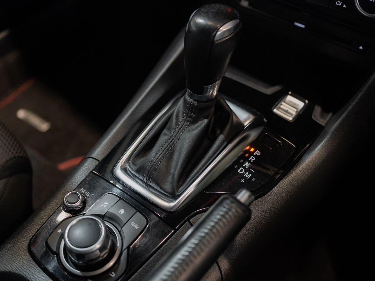 Mazda Axela 2017 - фото автомобиля