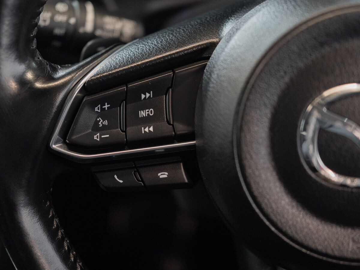 Mazda Axela 2017 - фото автомобиля