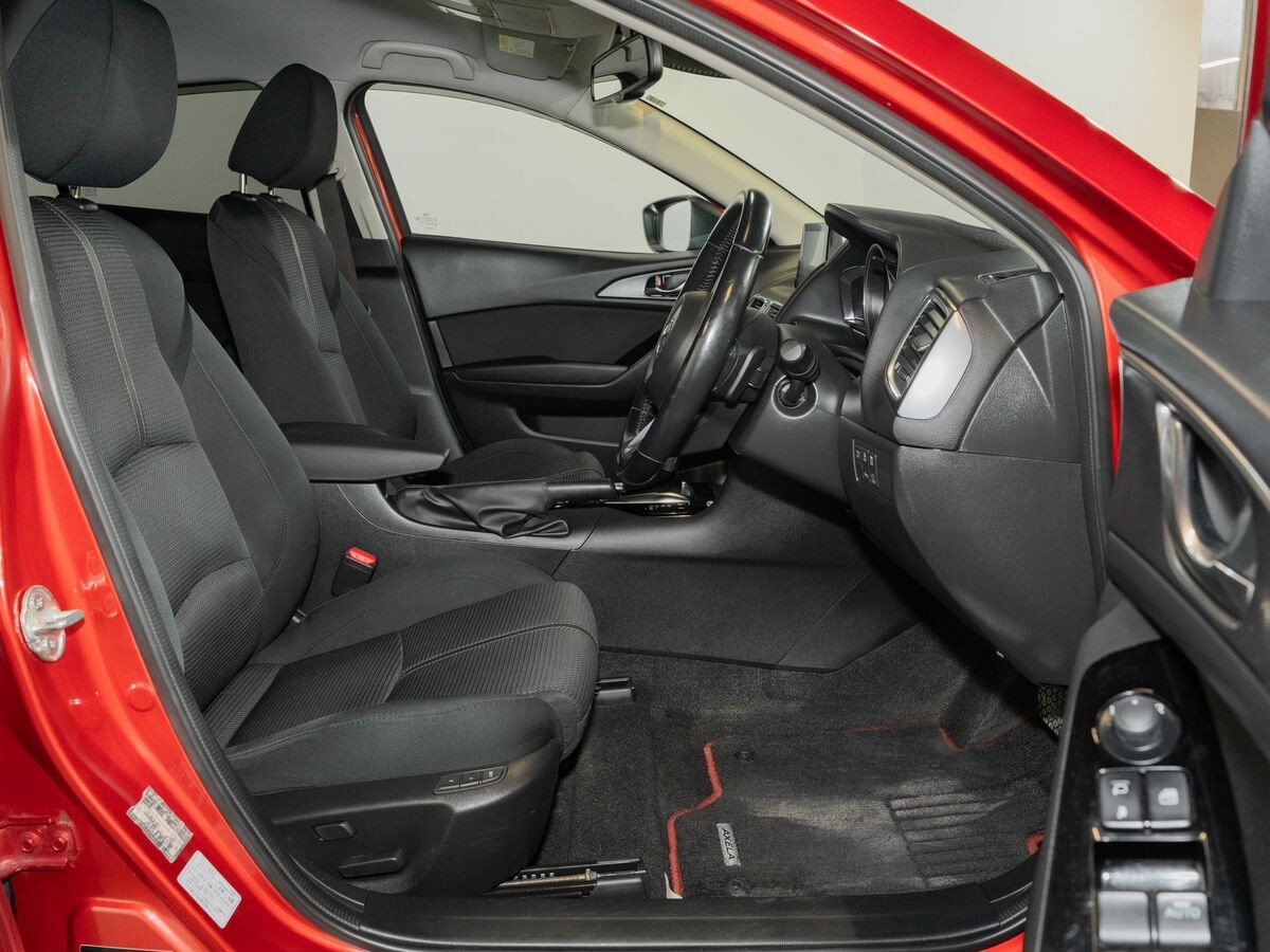 Mazda Axela 2017 - фото автомобиля