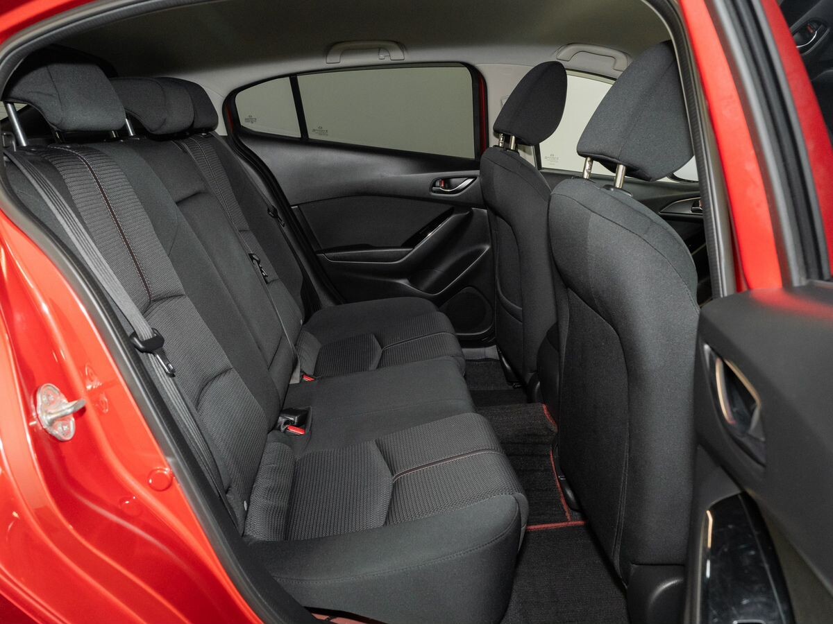 Mazda Axela 2017 - фото автомобиля