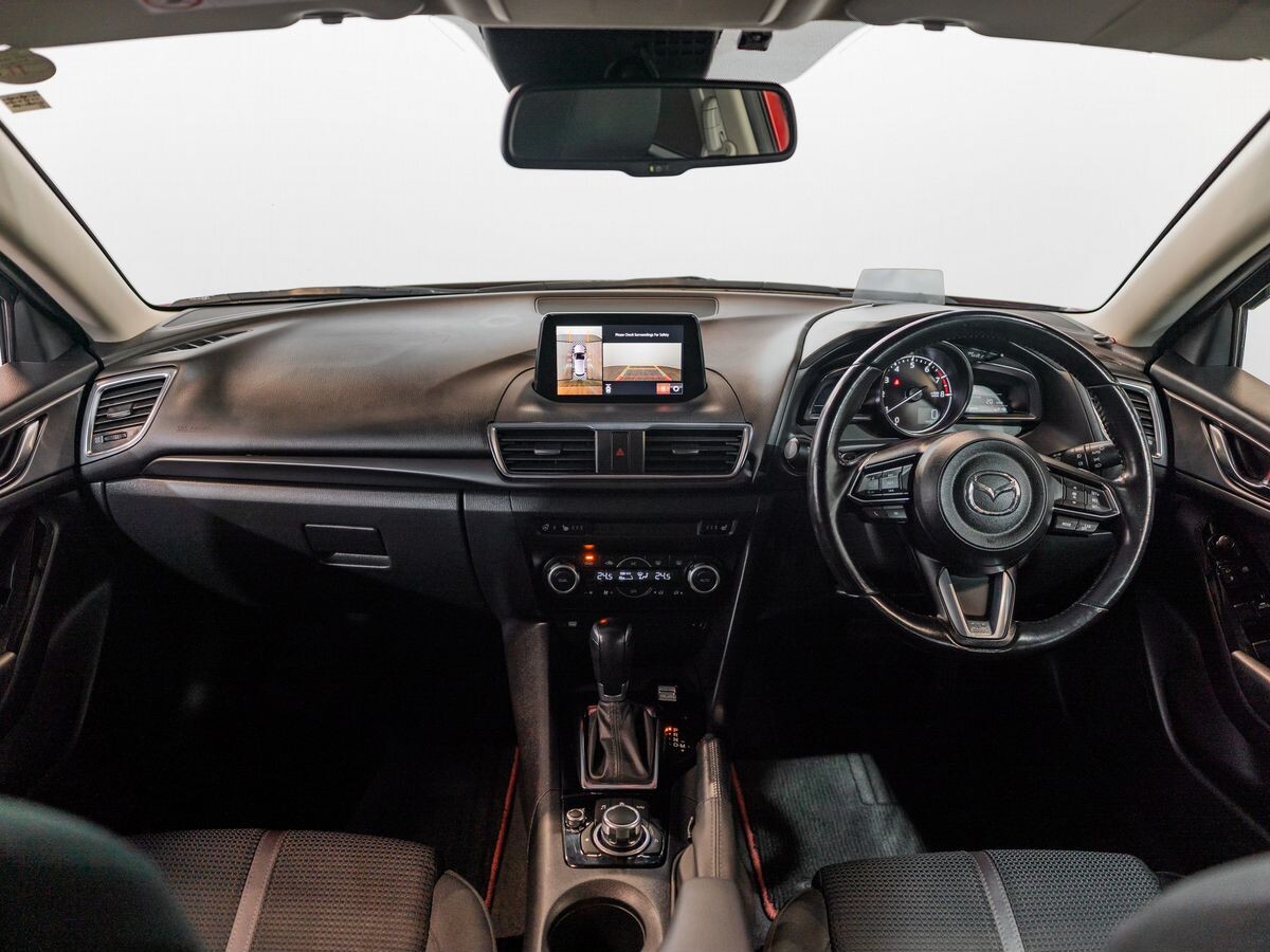 Mazda Axela 2017 - фото автомобиля