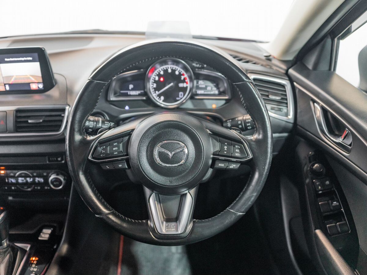 Mazda Axela 2017 - фото автомобиля