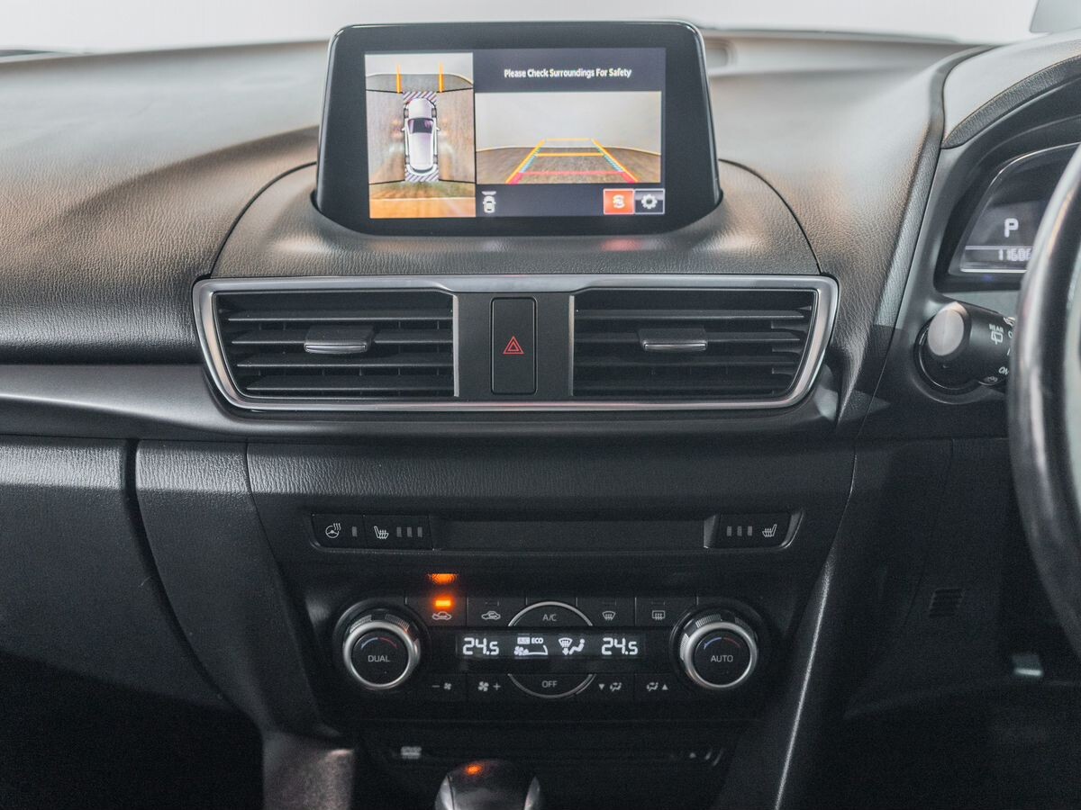 Mazda Axela 2017 - фото автомобиля