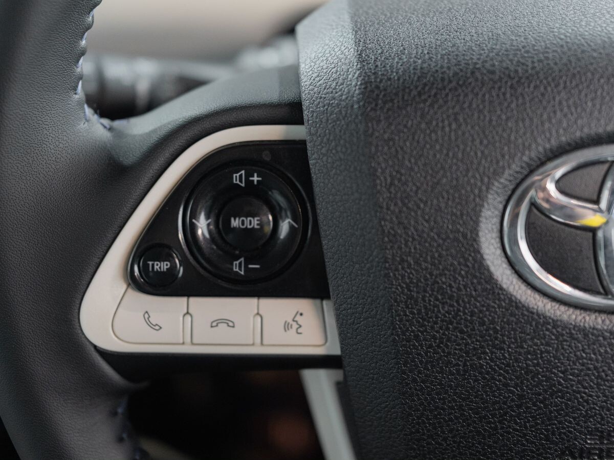 Toyota Prius 2016 - фото автомобиля