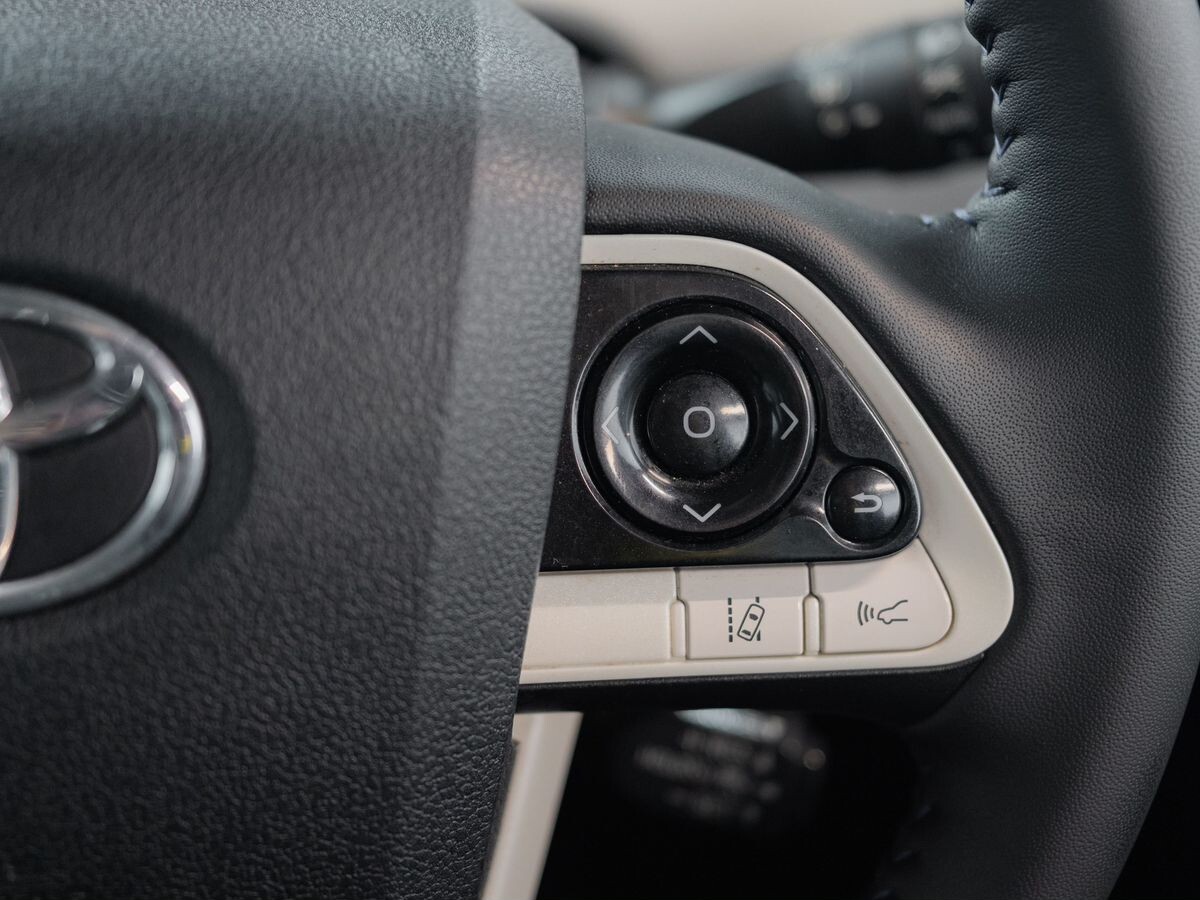 Toyota Prius 2016 - фото автомобиля