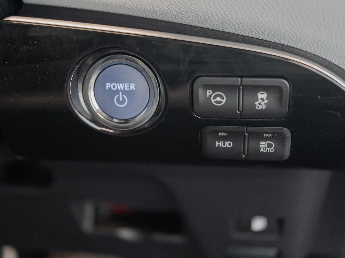 Toyota Prius 2016 - фото автомобиля