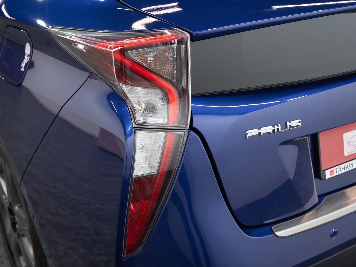 Toyota Prius 2016 - фото автомобиля