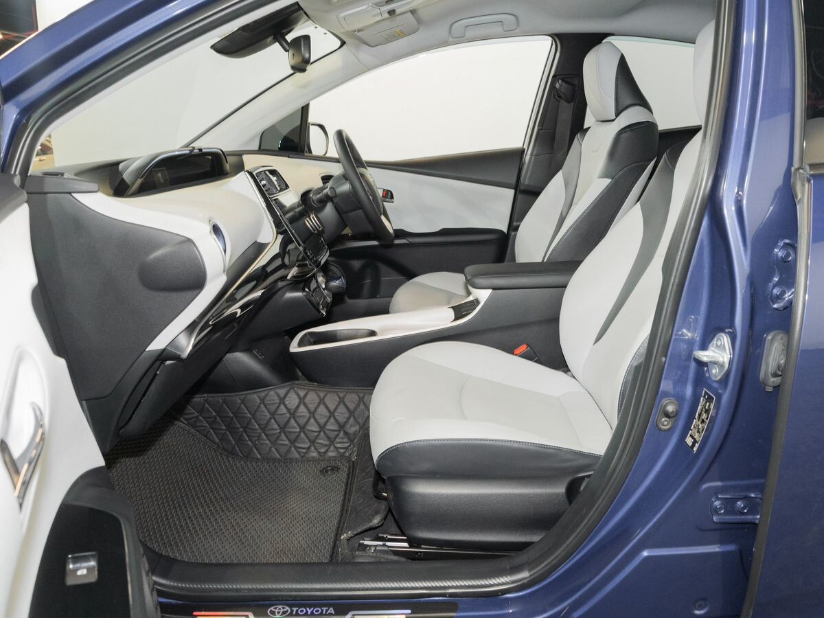 Toyota Prius 2016 - фото автомобиля