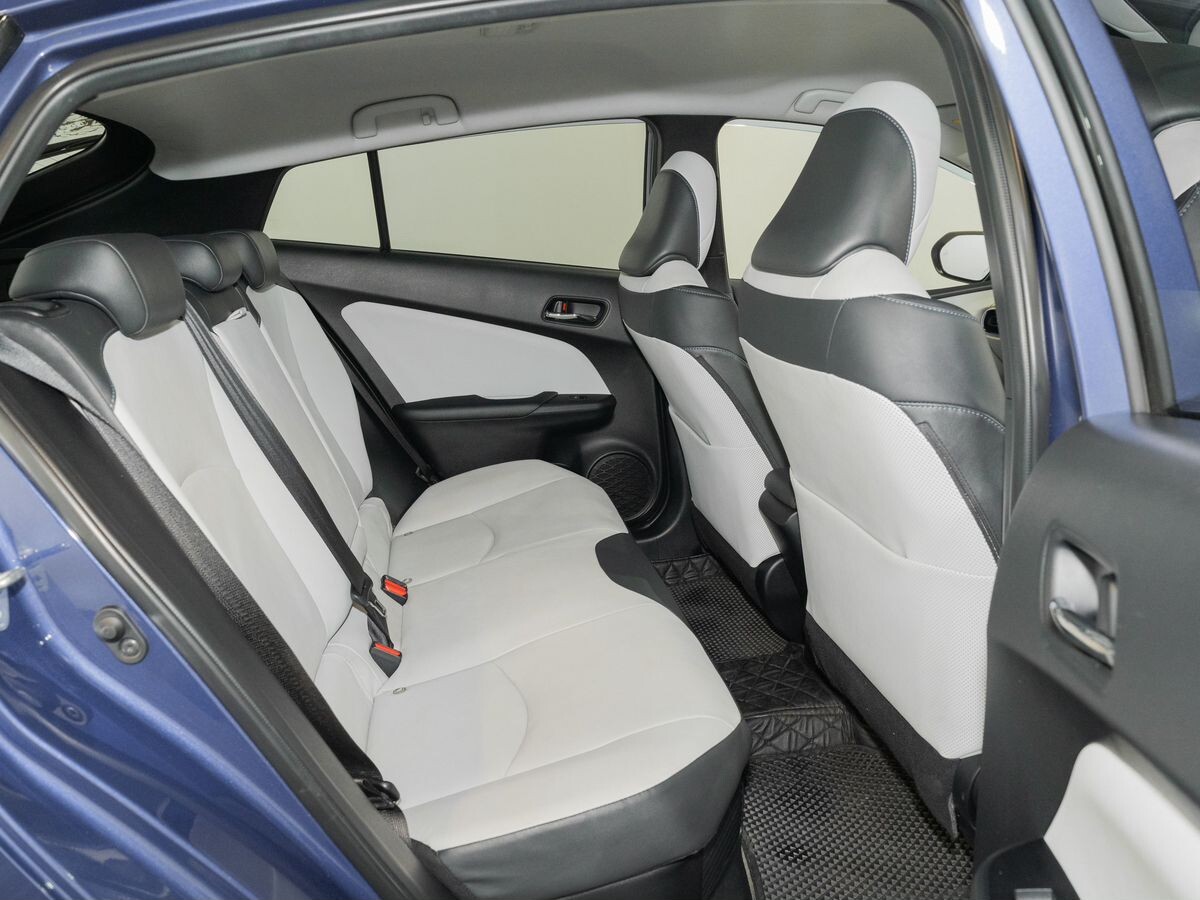 Toyota Prius 2016 - фото автомобиля