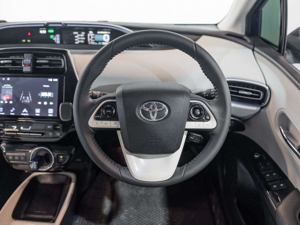 Toyota Prius 2016 - фото автомобиля