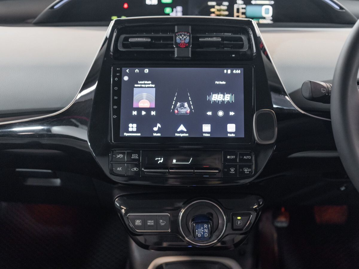 Toyota Prius 2016 - фото автомобиля