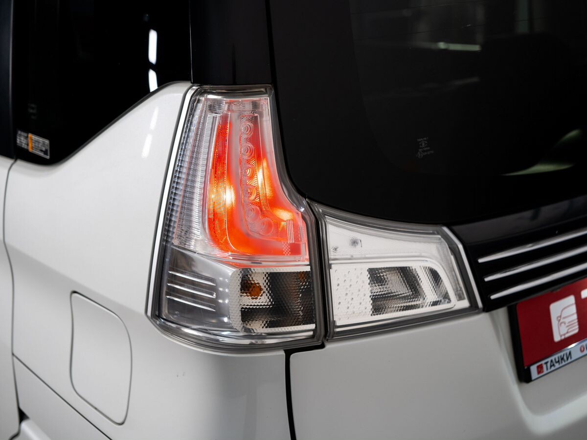 Suzuki Solio 2019 - фото автомобиля