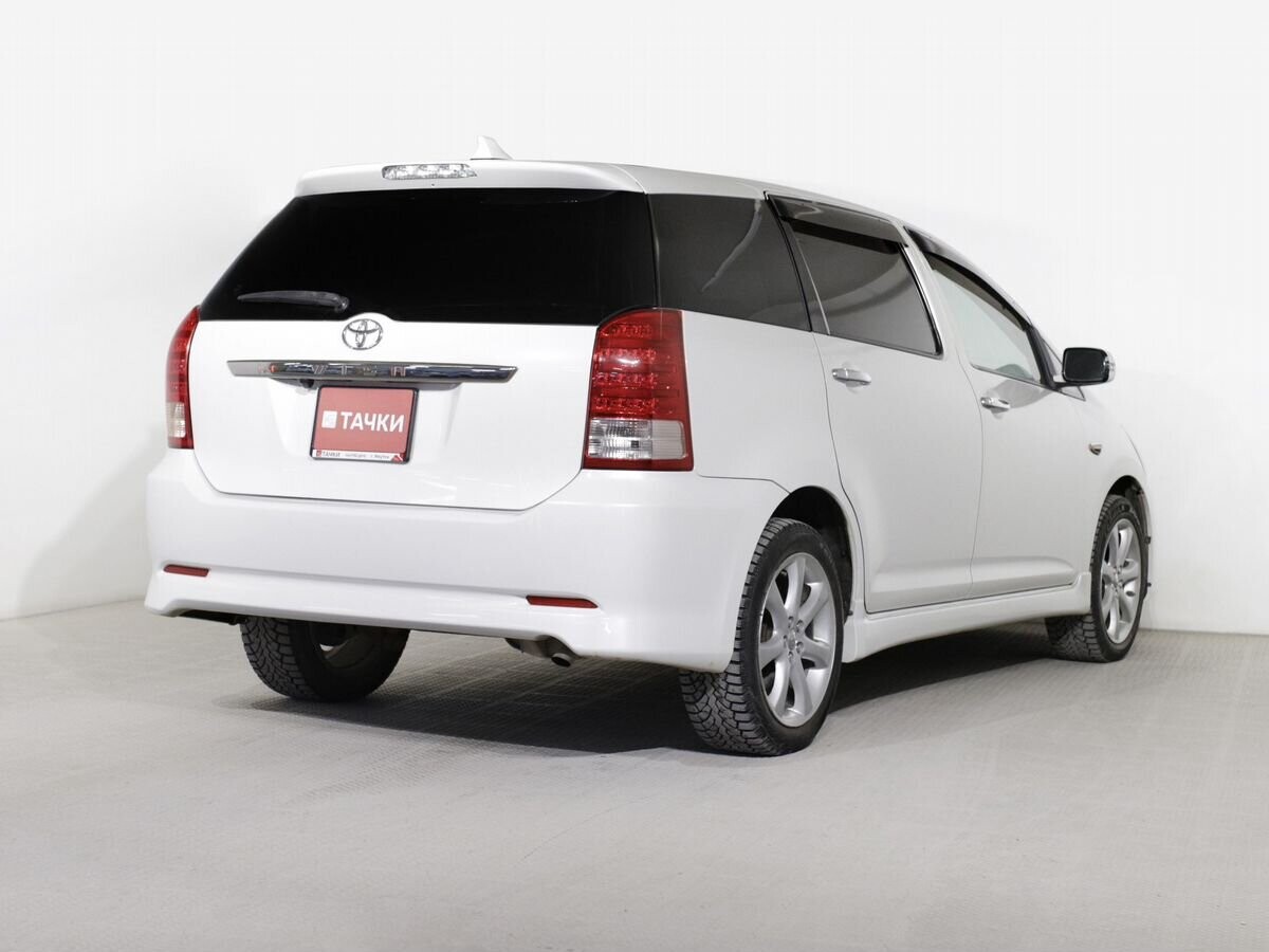Toyota Wish 2005 - фото автомобиля