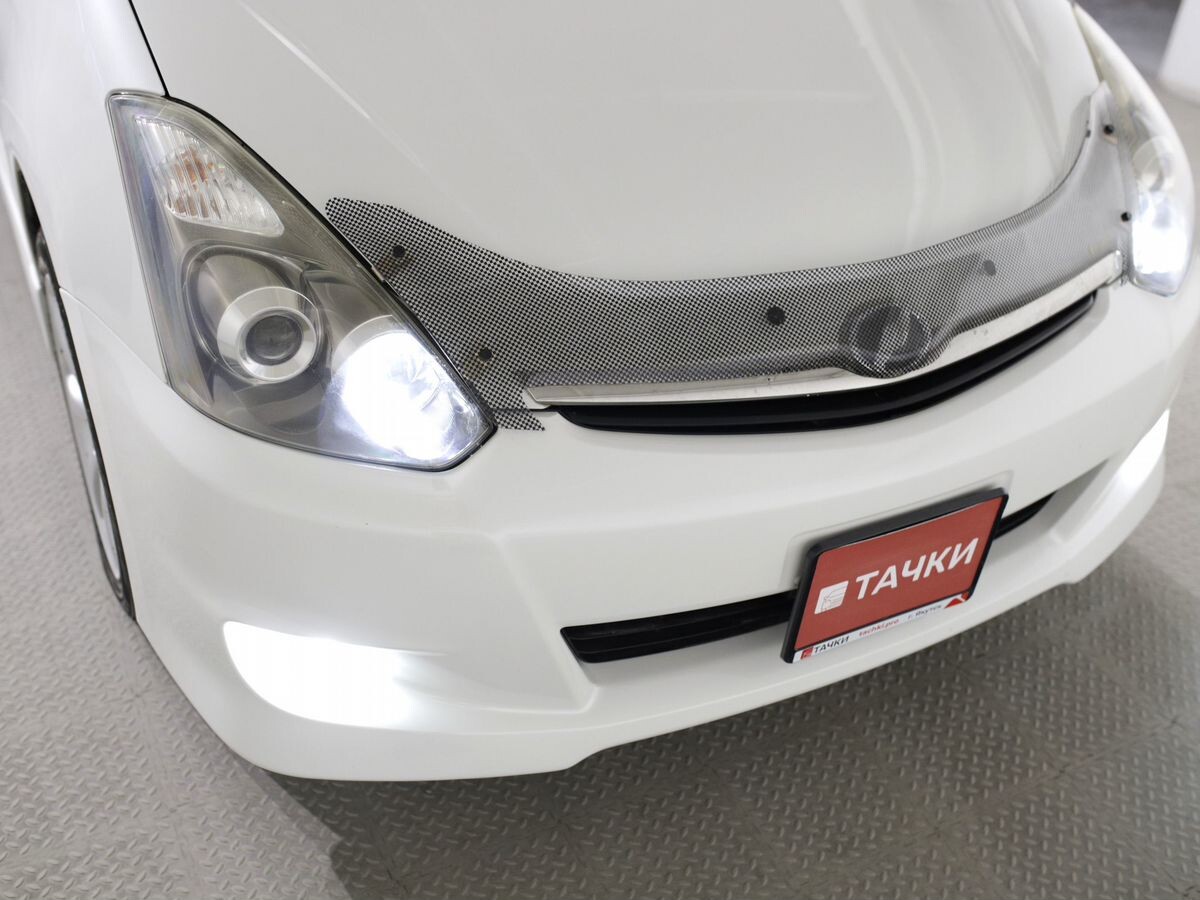 Toyota Wish 2005 - фото автомобиля