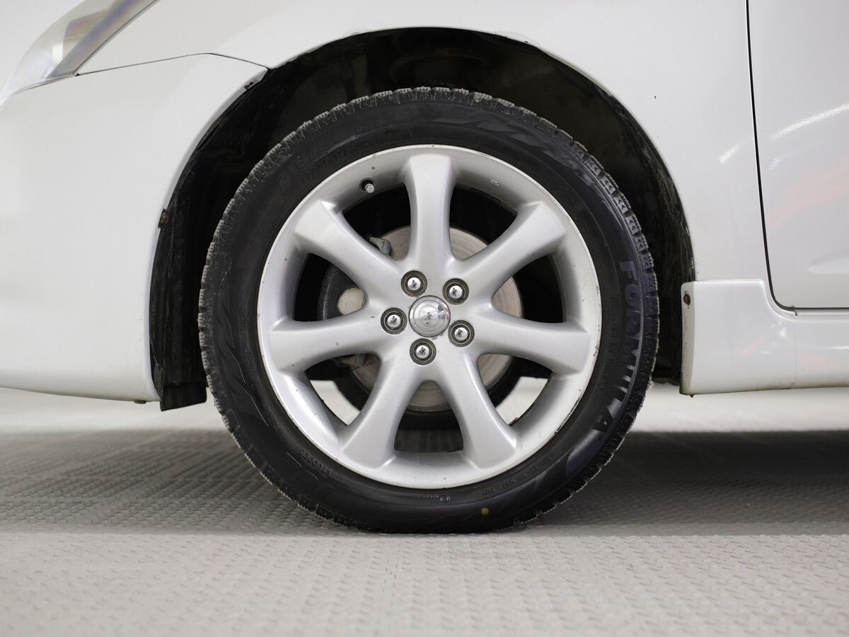 Toyota Wish 2005 - фото автомобиля