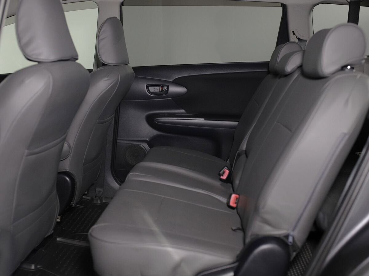 Toyota Wish 2014 - фото автомобиля