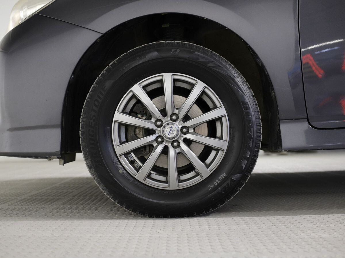 Toyota Wish 2014 - фото автомобиля