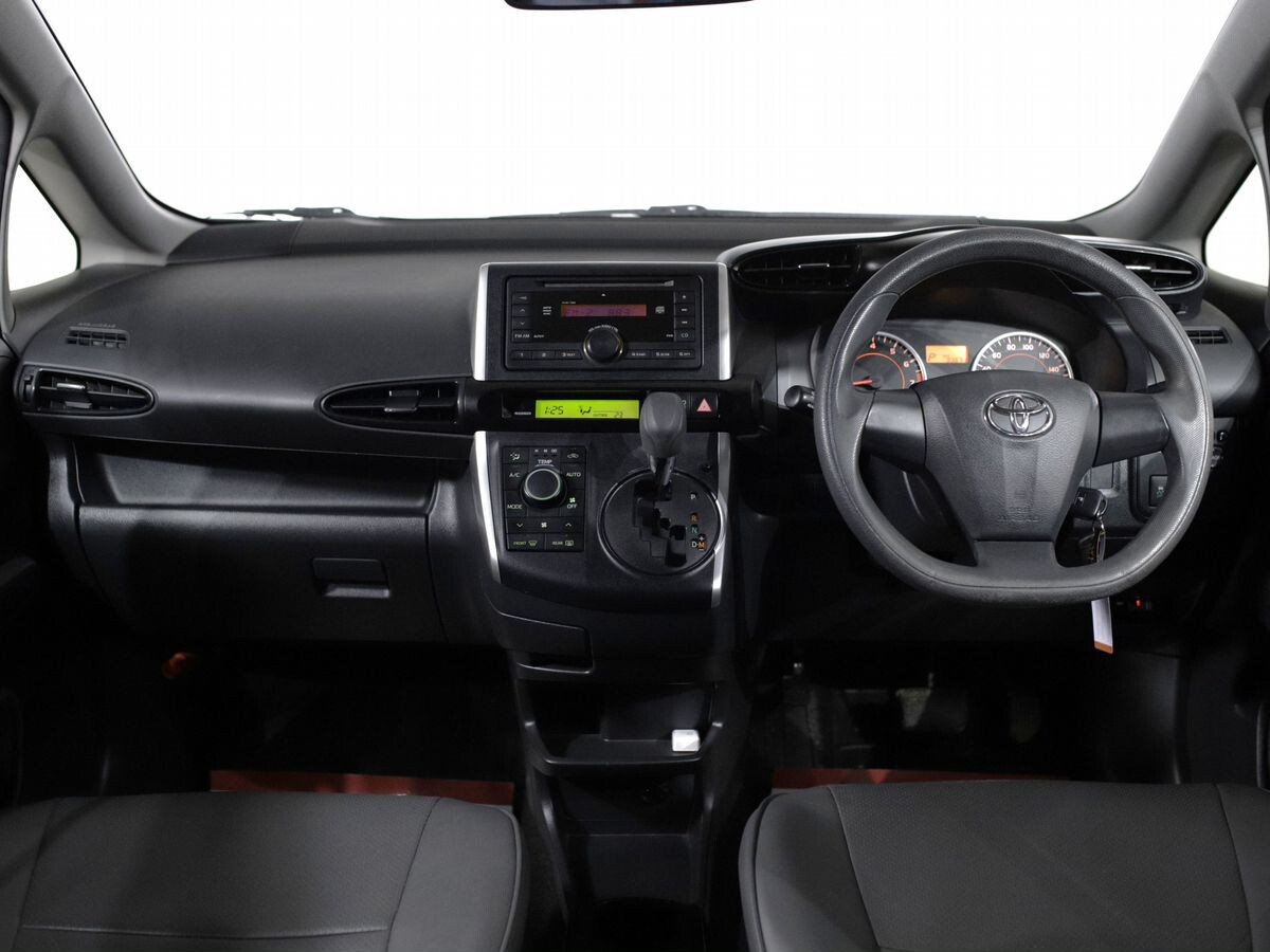 Toyota Wish 2014 - фото автомобиля