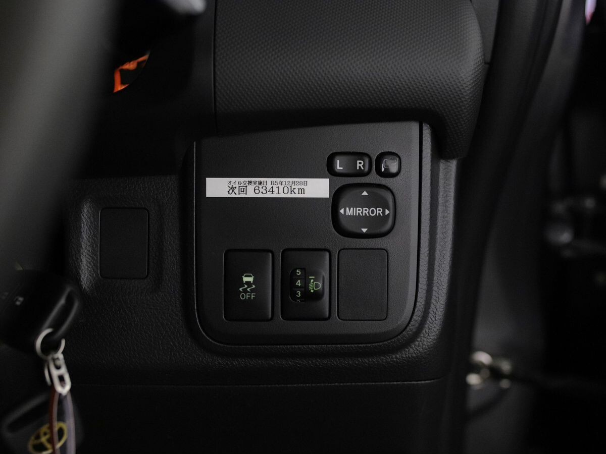 Toyota Wish 2014 - фото автомобиля