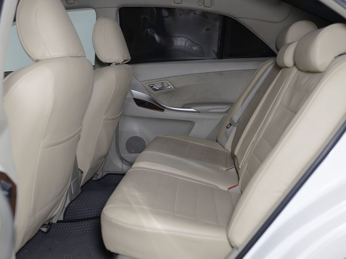 Toyota Premio 2011 - фото автомобиля