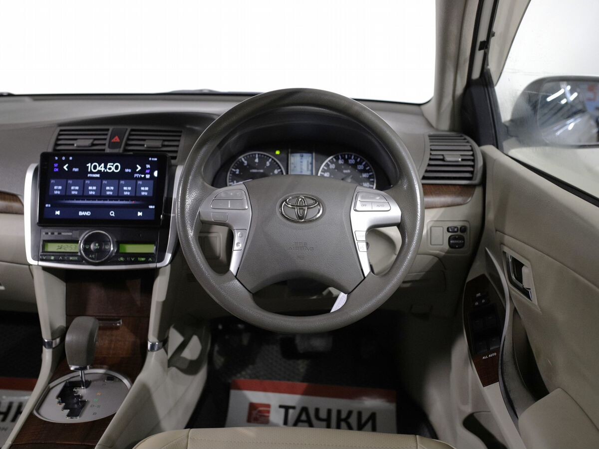 Toyota Premio 2011 - фото автомобиля