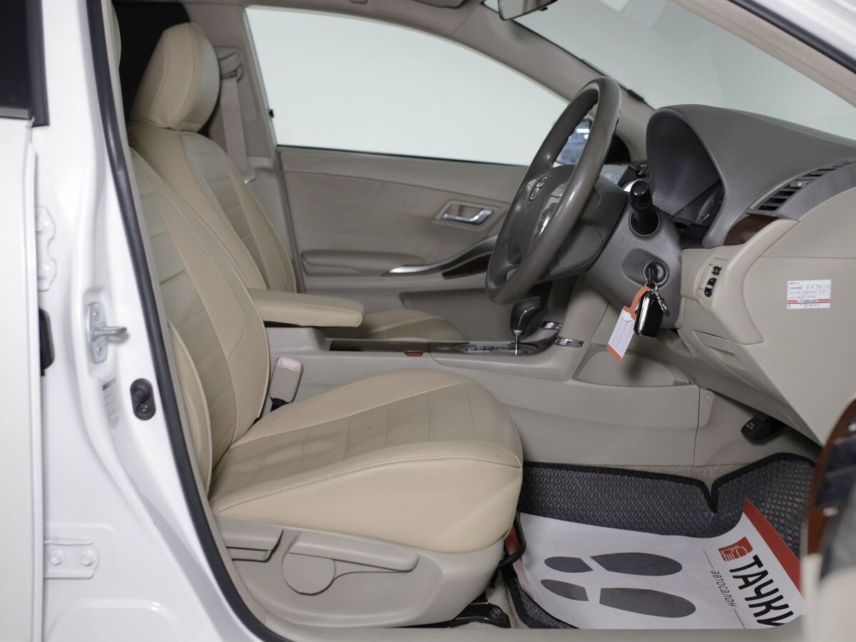 Toyota Premio 2011 - фото автомобиля