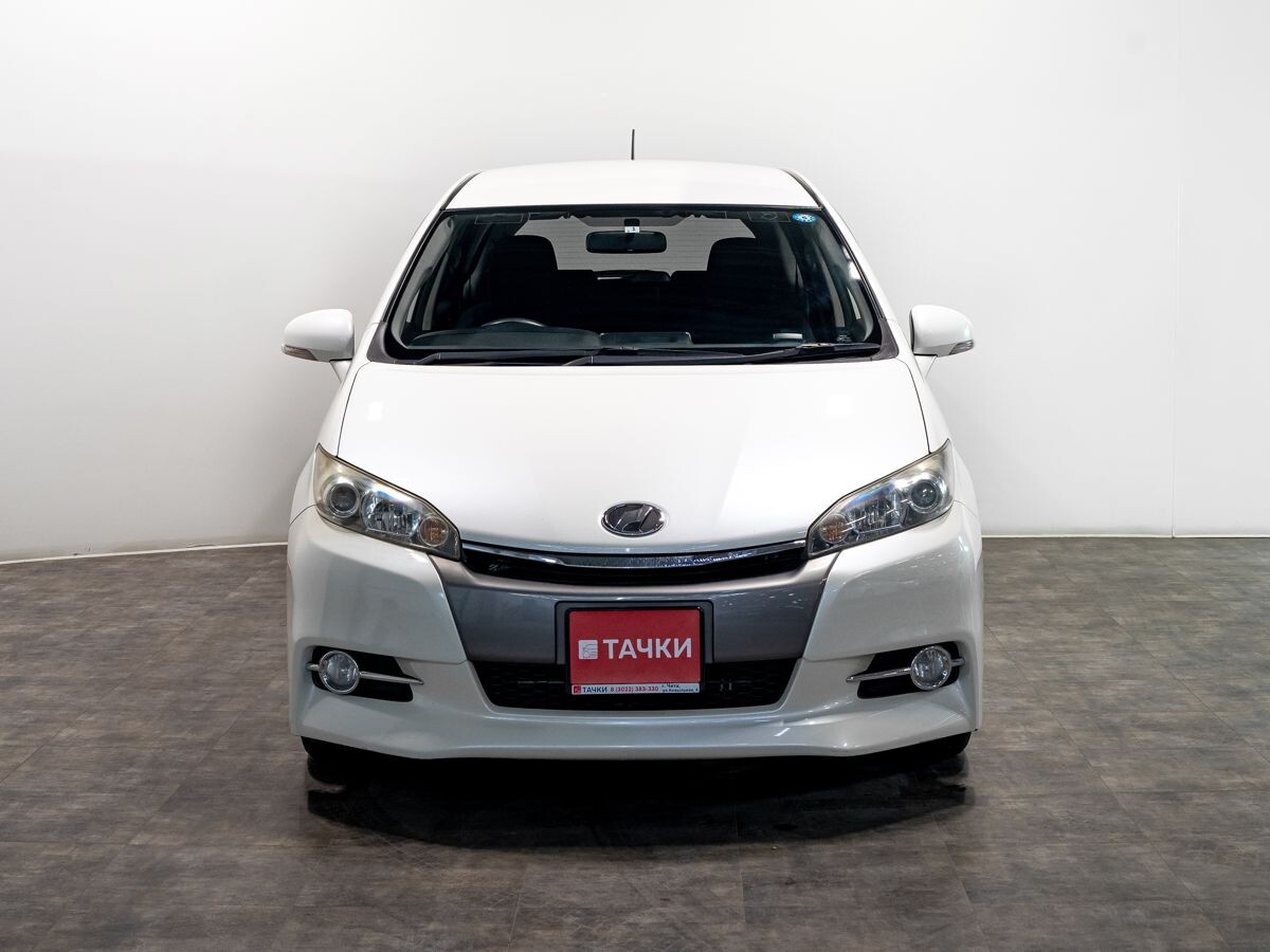Toyota Wish 2012 - фото автомобиля