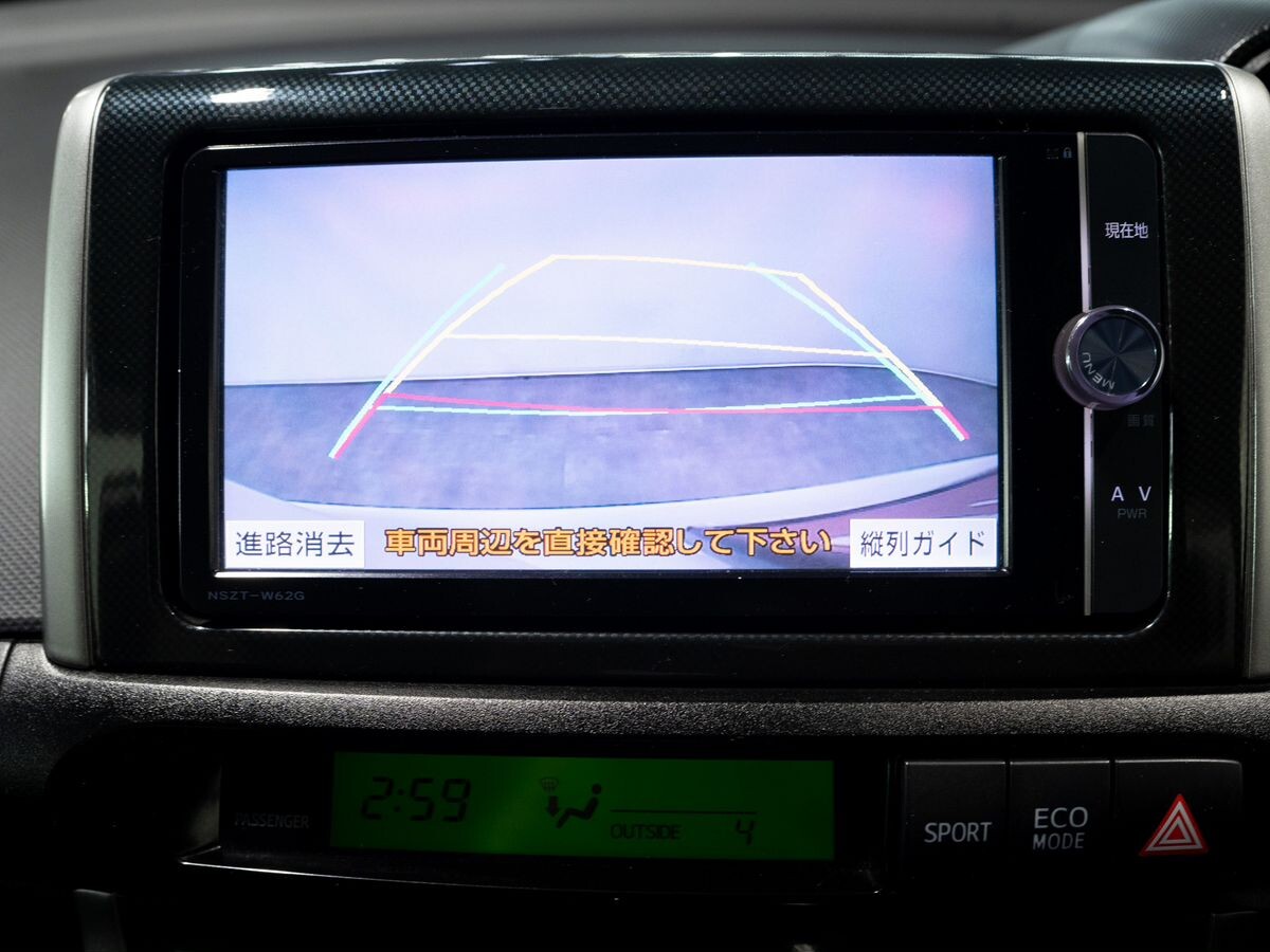 Toyota Wish 2012 - фото автомобиля