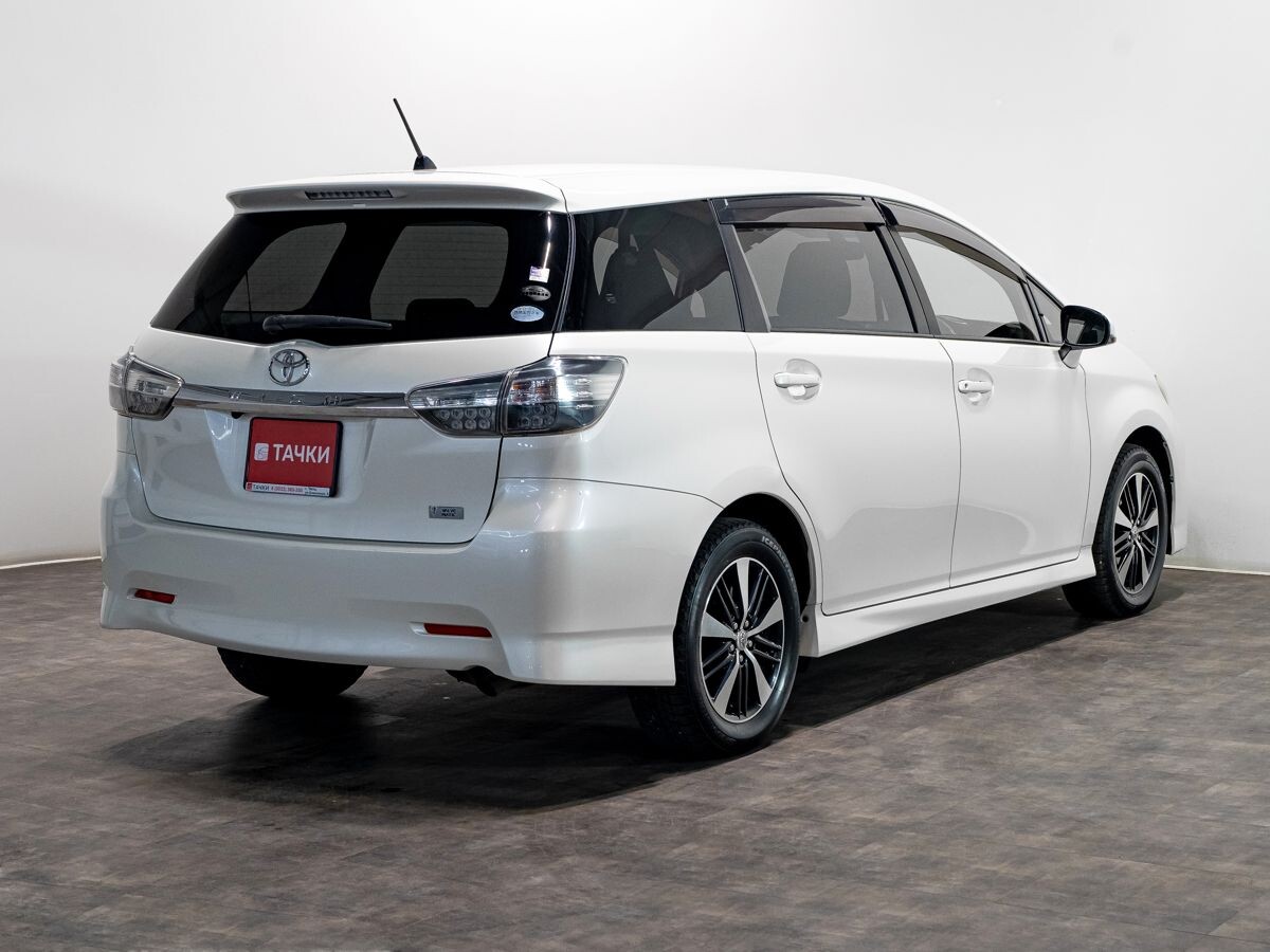 Toyota Wish 2012 - фото автомобиля