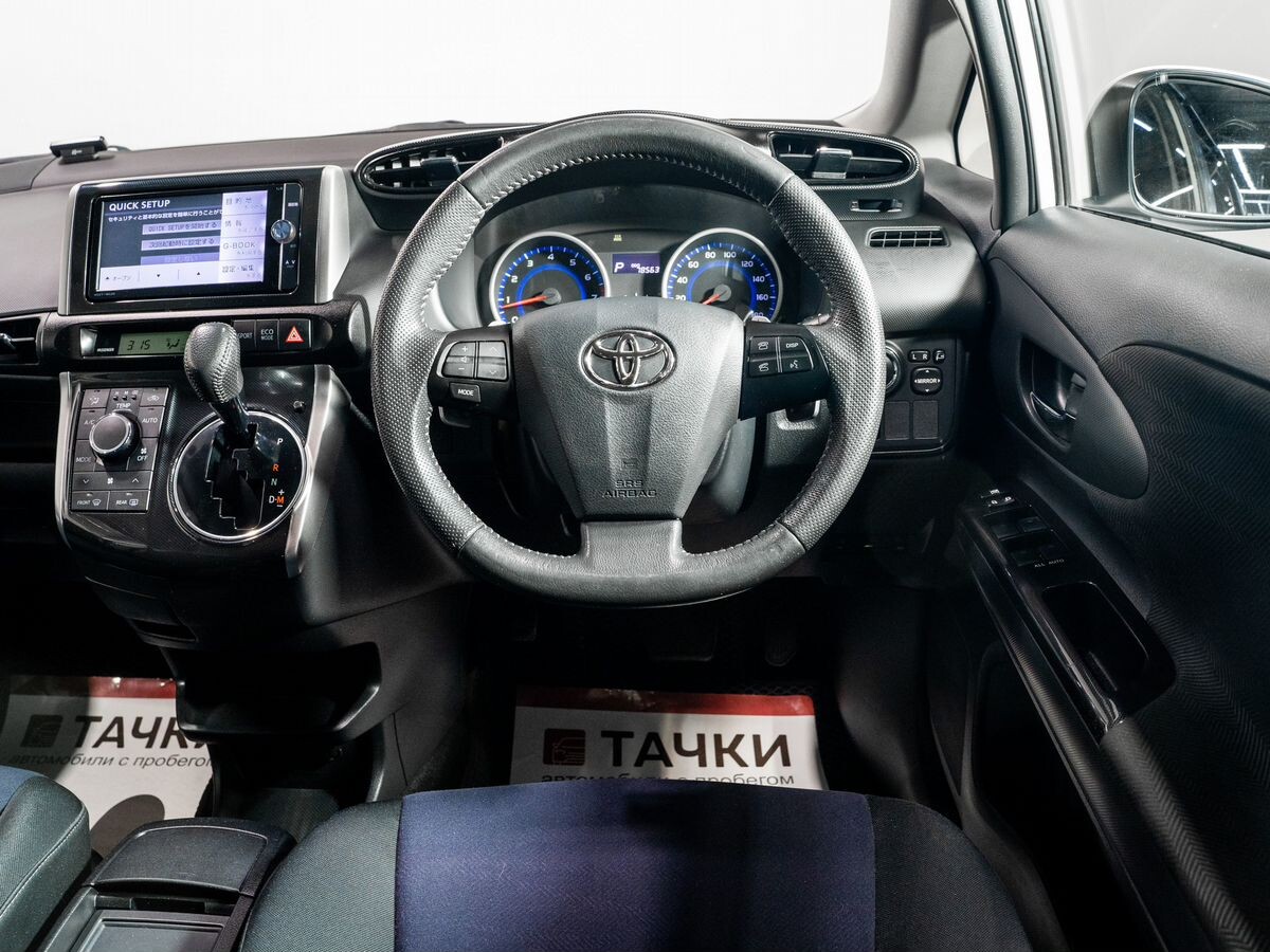 Toyota Wish 2012 - фото автомобиля