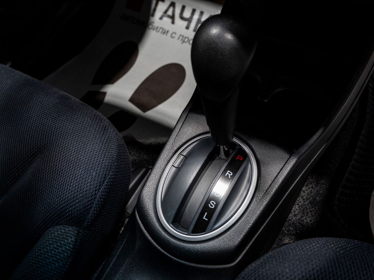 Honda Fit 2010 - фото автомобиля