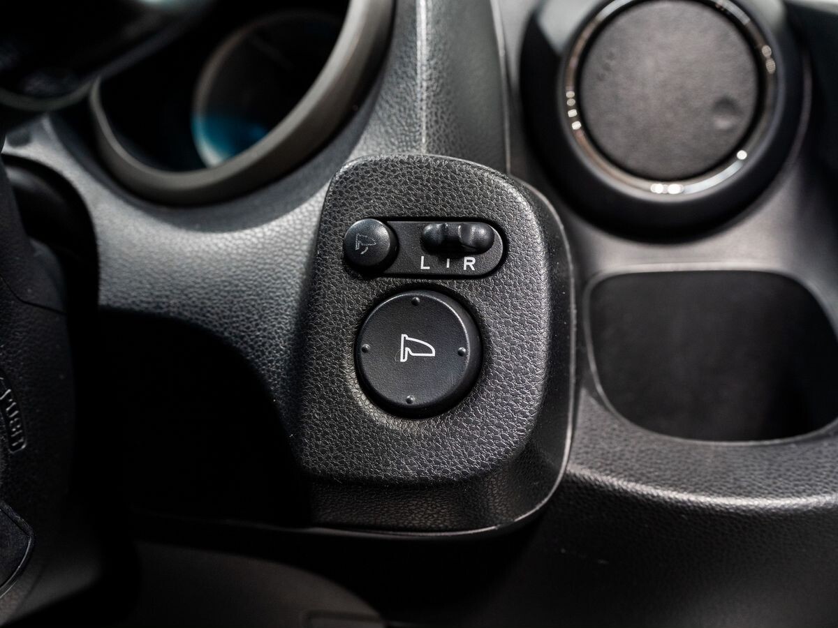 Honda Fit 2010 - фото автомобиля