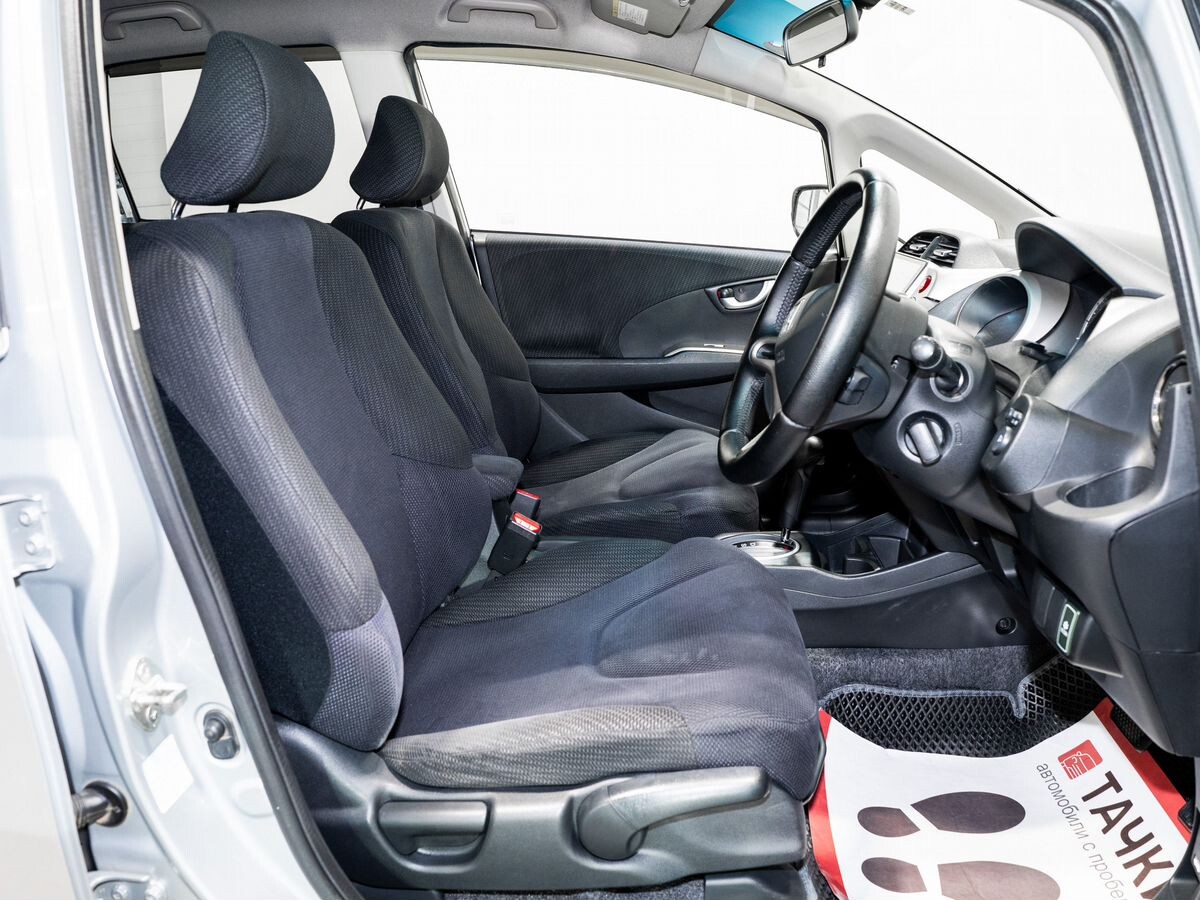 Honda Fit 2010 - фото автомобиля