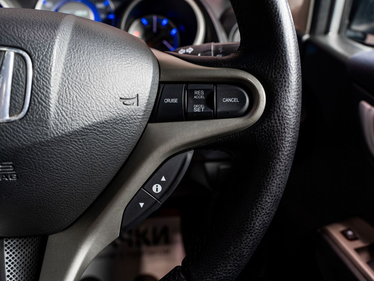 Honda Fit 2010 - фото автомобиля