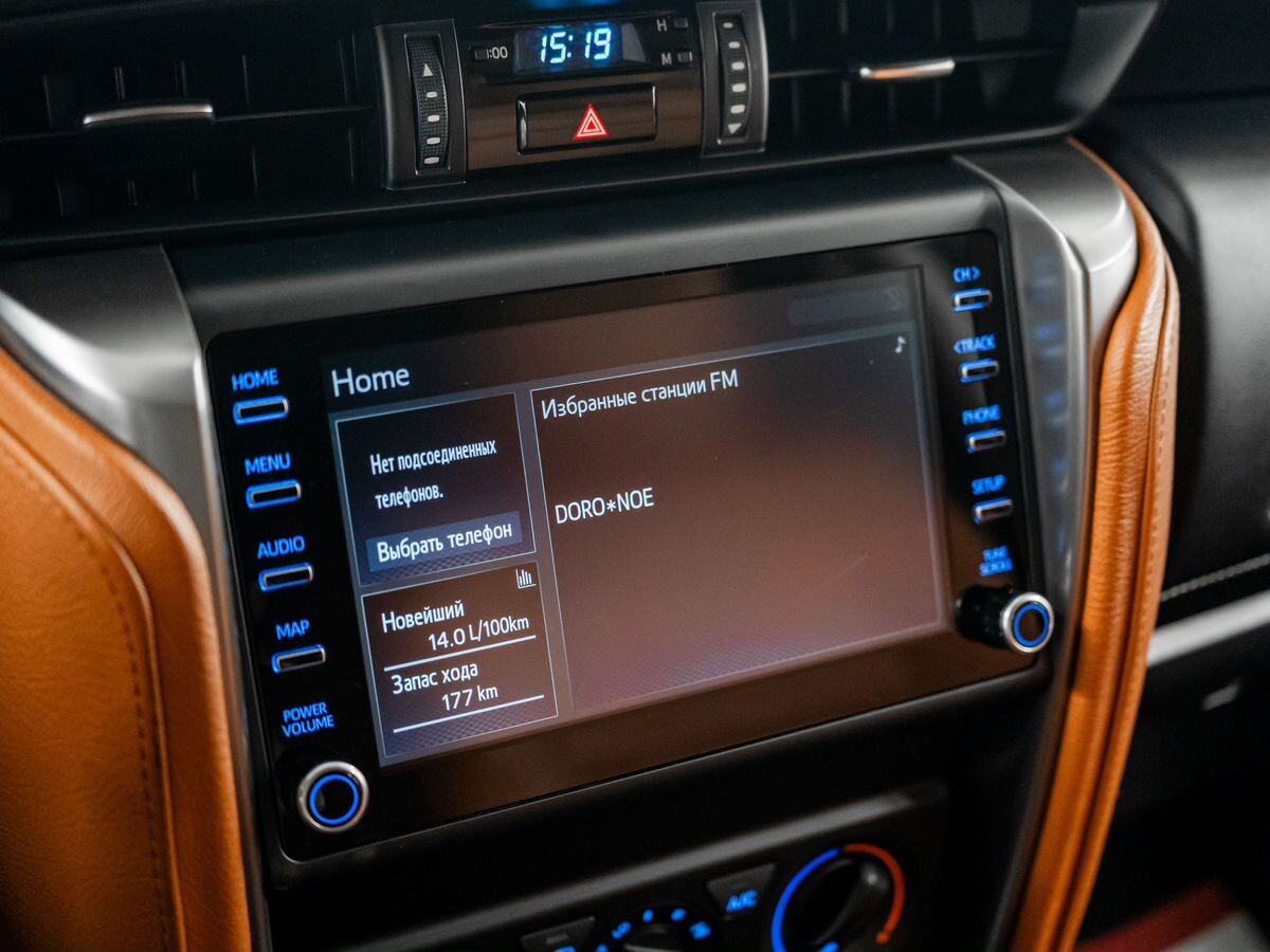 Toyota Fortuner 2021 - фото автомобиля