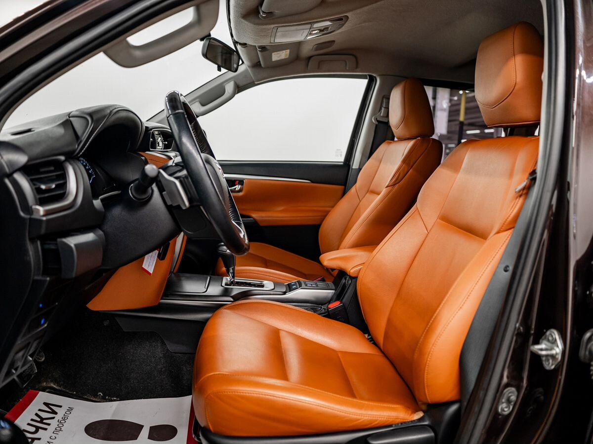 Toyota Fortuner 2021 - фото автомобиля