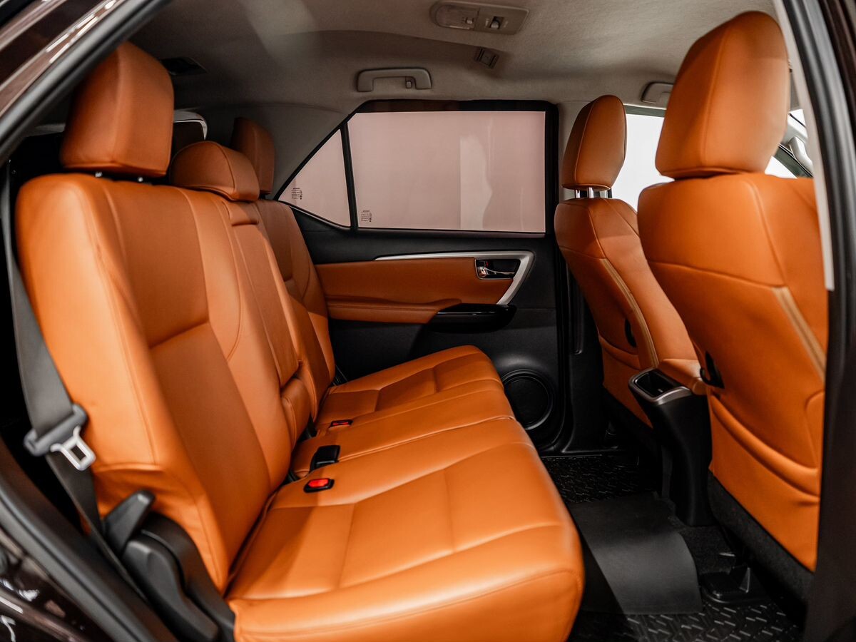 Toyota Fortuner 2021 - фото автомобиля