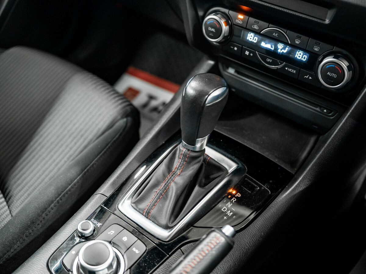 Mazda Axela 2016 - фото автомобиля