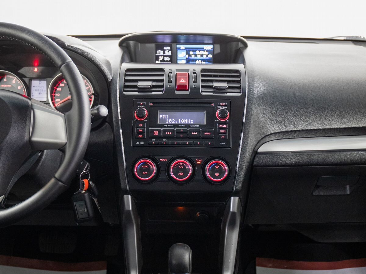 Subaru Forester 2013 - фото автомобиля