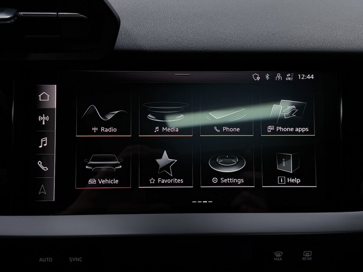 Audi A3 2022 - фото автомобиля