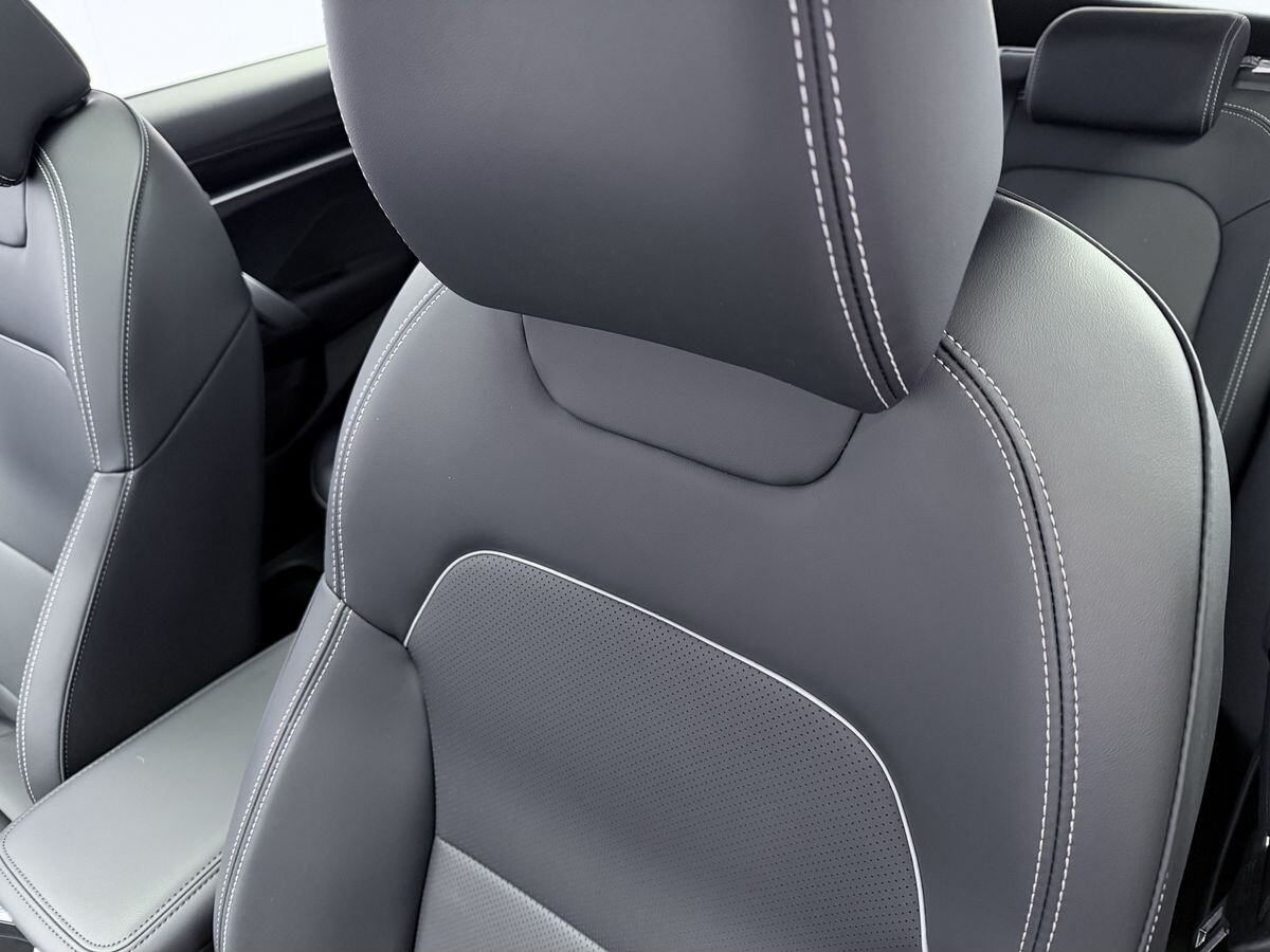 Geely Coolray 2025 - фото автомобиля