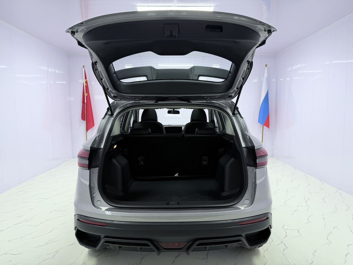 Geely Coolray 2025 - фото автомобиля