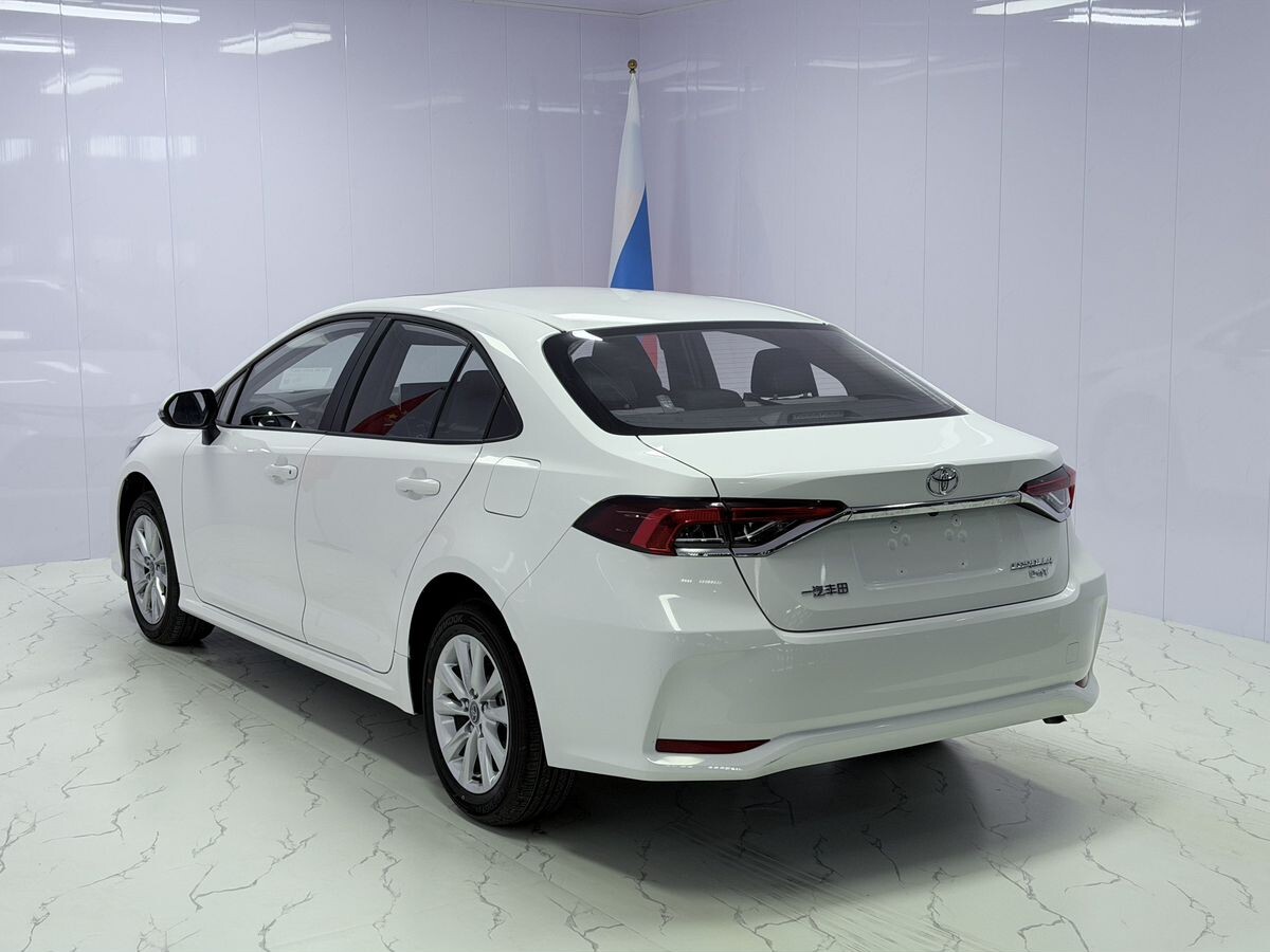 Toyota Corolla 2023 - фото автомобиля