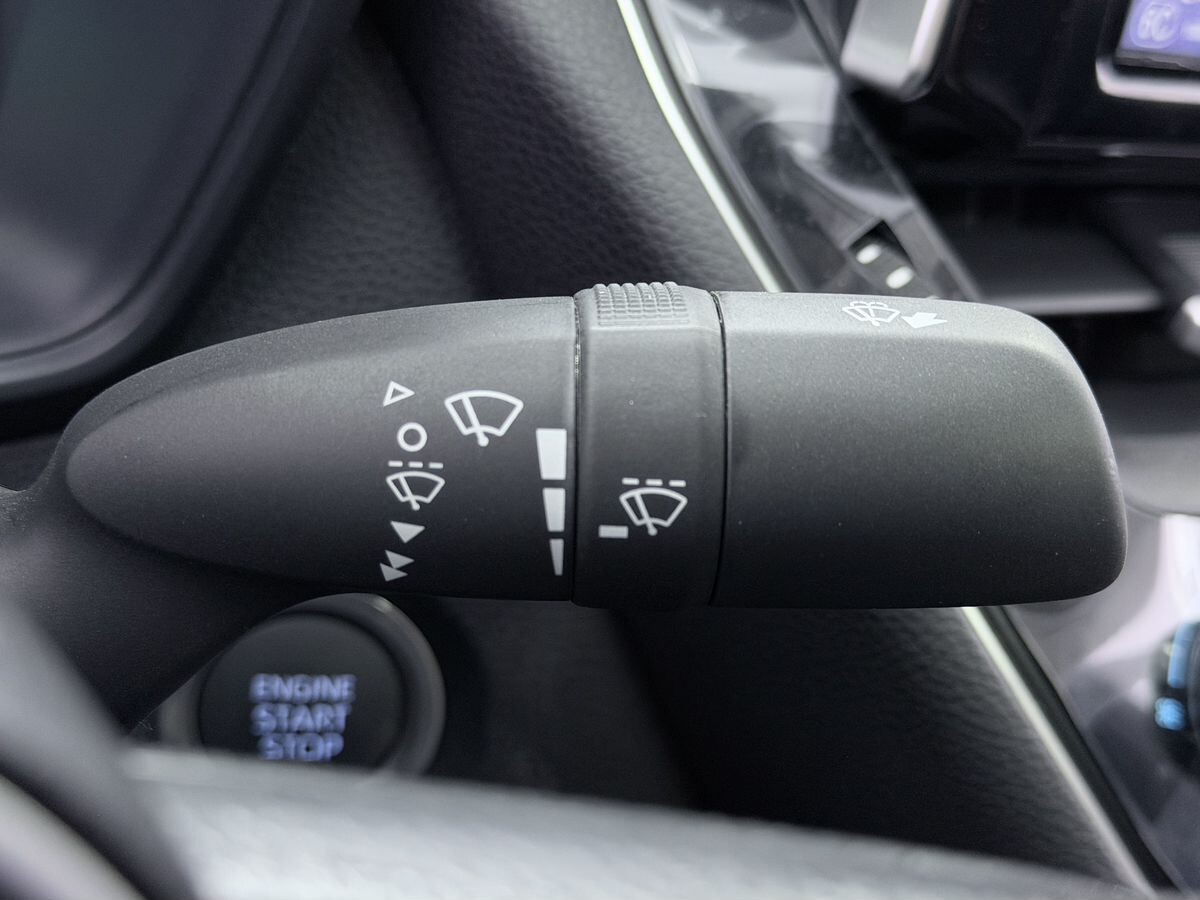 Toyota Corolla 2023 - фото автомобиля