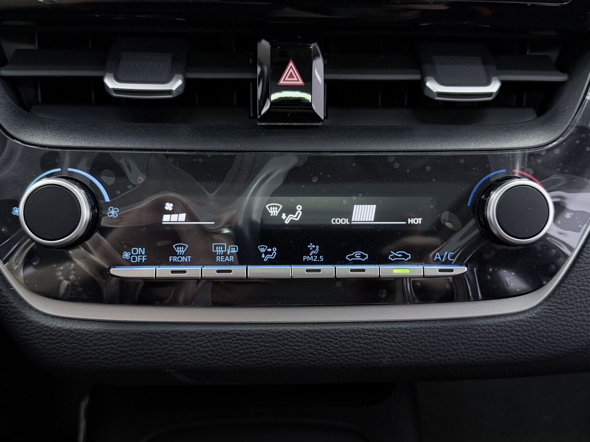 Toyota Corolla 2023 - фото автомобиля