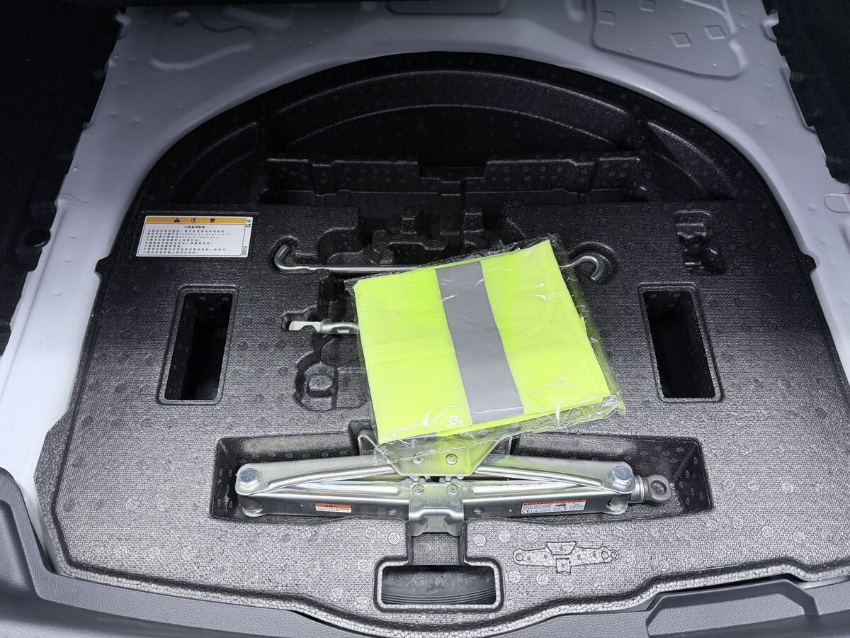 Toyota Corolla 2023 - фото автомобиля