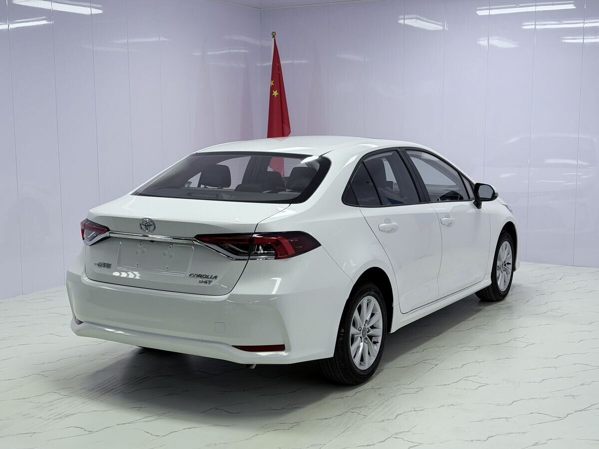 Toyota Corolla 2023 - фото автомобиля
