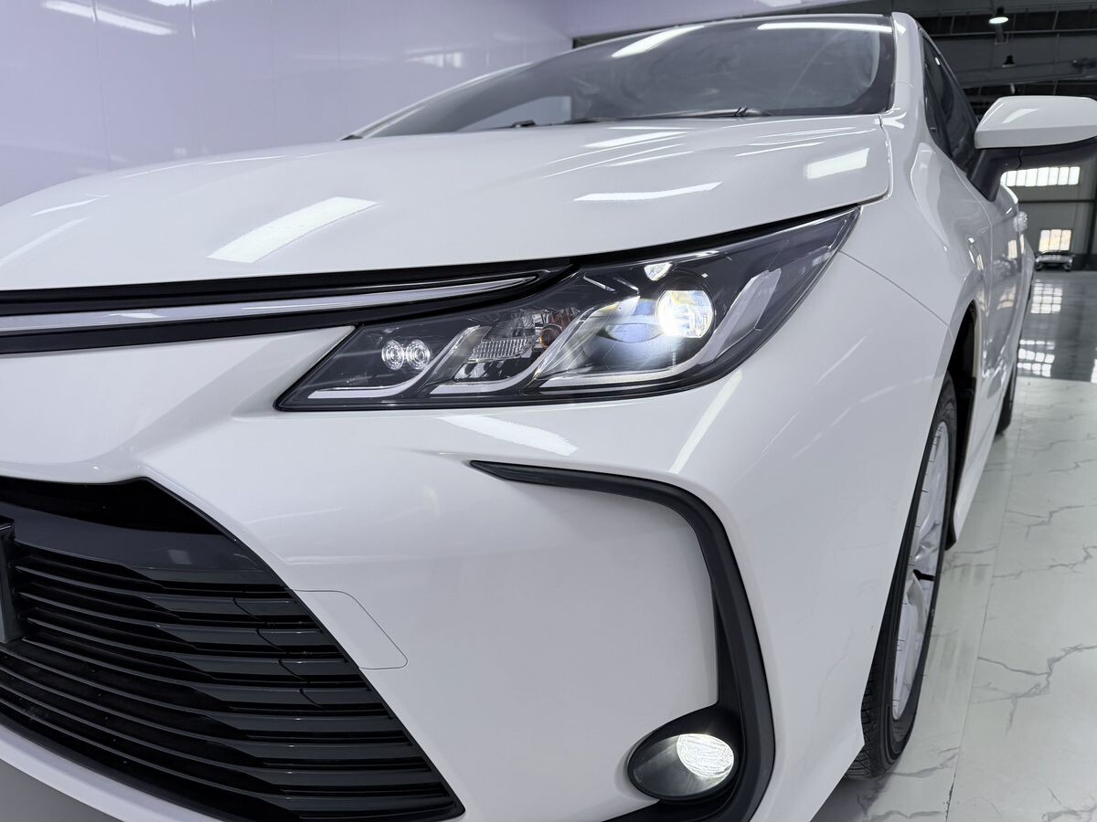 Toyota Corolla 2023 - фото автомобиля