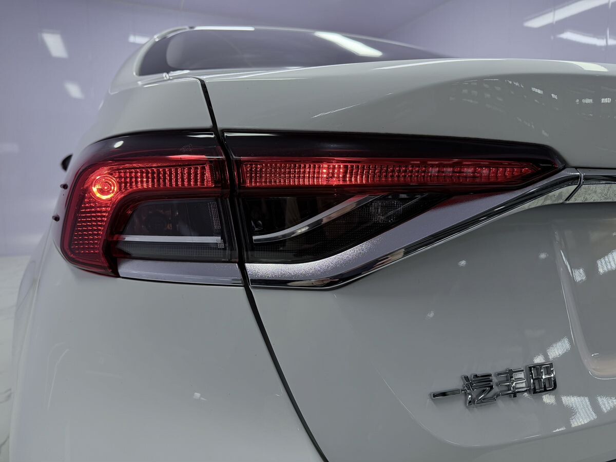 Toyota Corolla 2023 - фото автомобиля