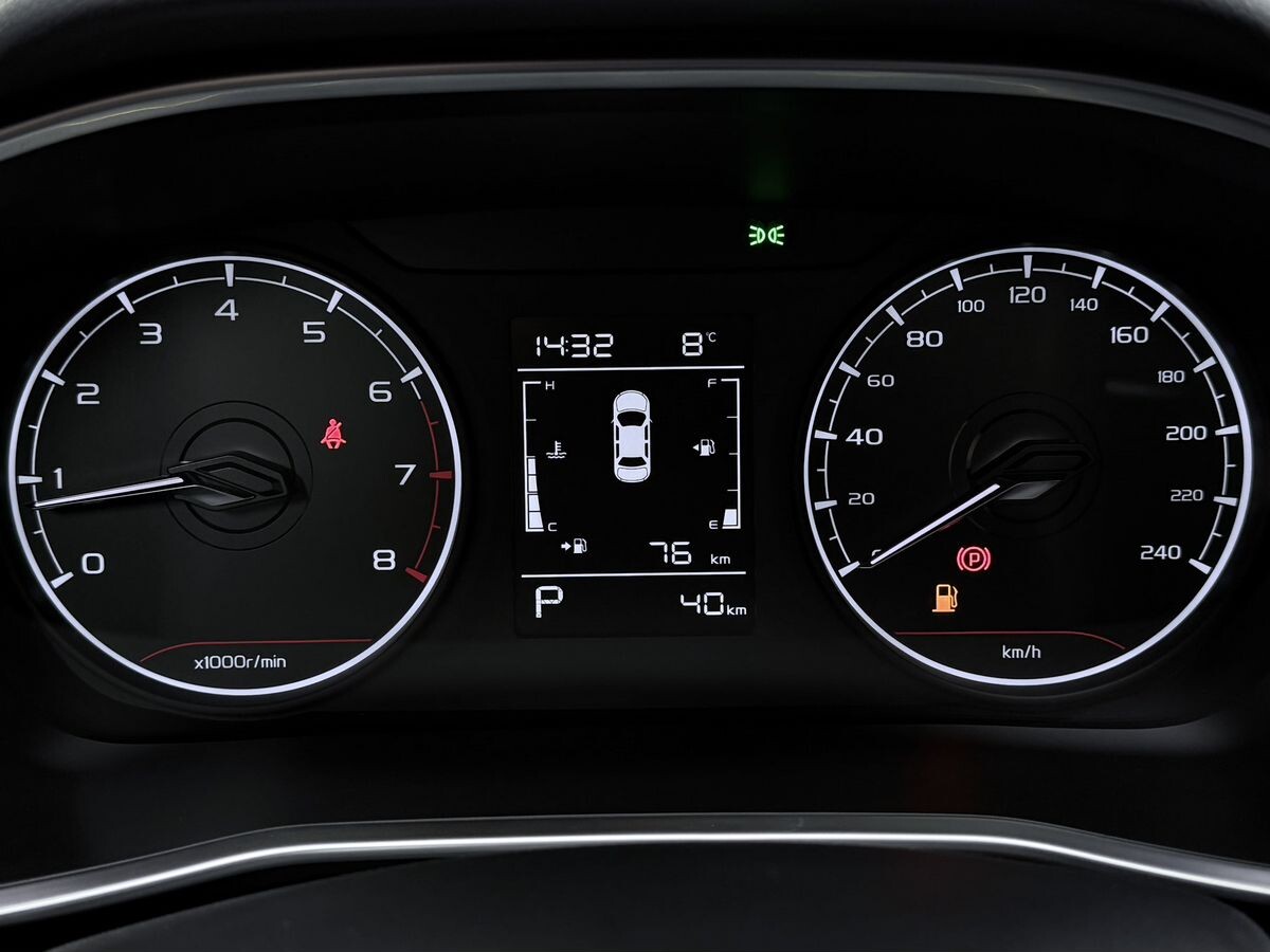 Geely Coolray 2025 - фото автомобиля